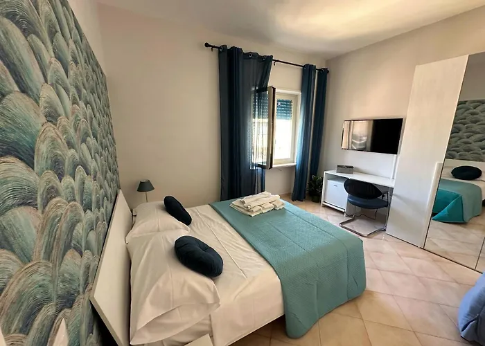 Holiday And Relax Rooms