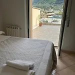 Holiday And Relax Rooms